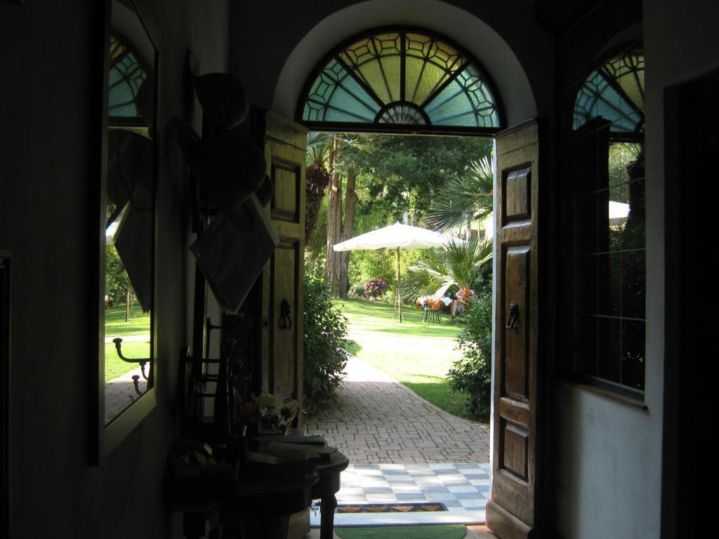 Hostal L'Arcadia Pietrasanta Exterior foto
